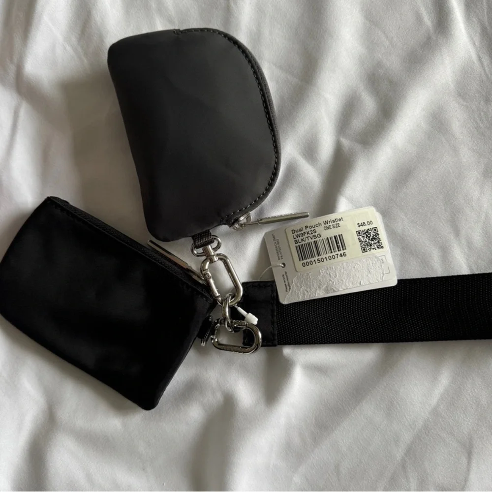 32🆕🖤 Lululemon Dual Pouch Wristlet - Black/Traverse Grey - Picture 6 of 6